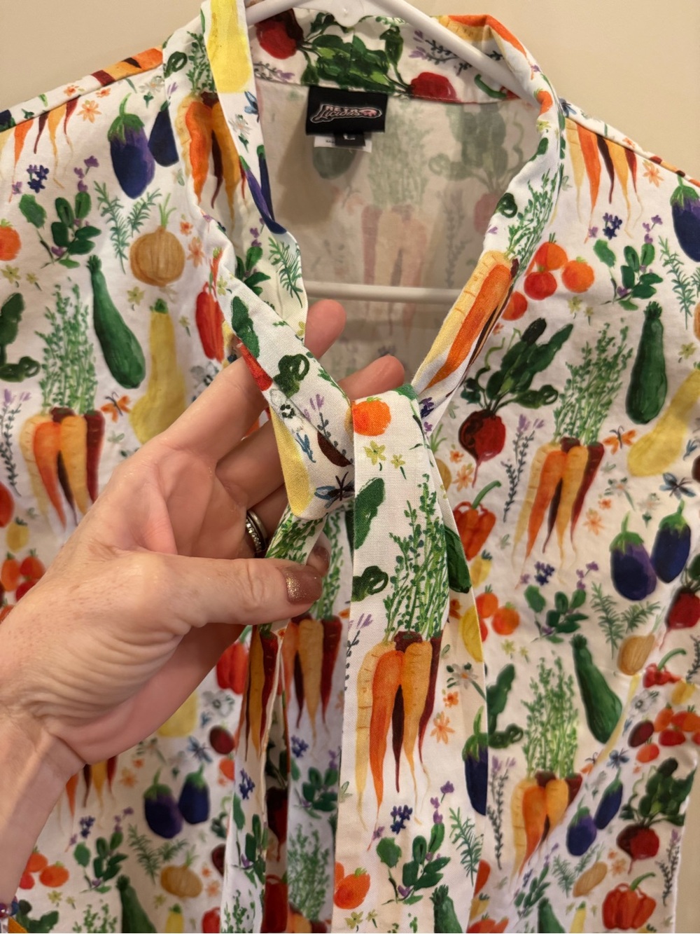 RetroLicious Vegetable Print top - Picture 5 of 7